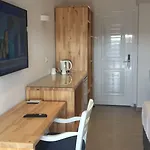 Ξενοδοχείο Pearl 3*